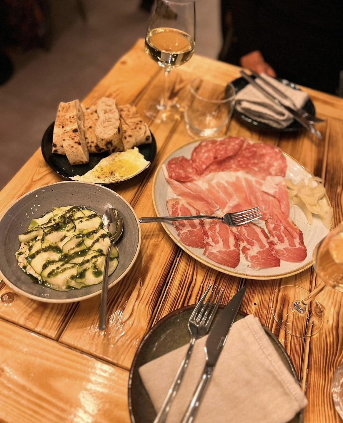 326228375_1587540721708669_1264554077729246295_n